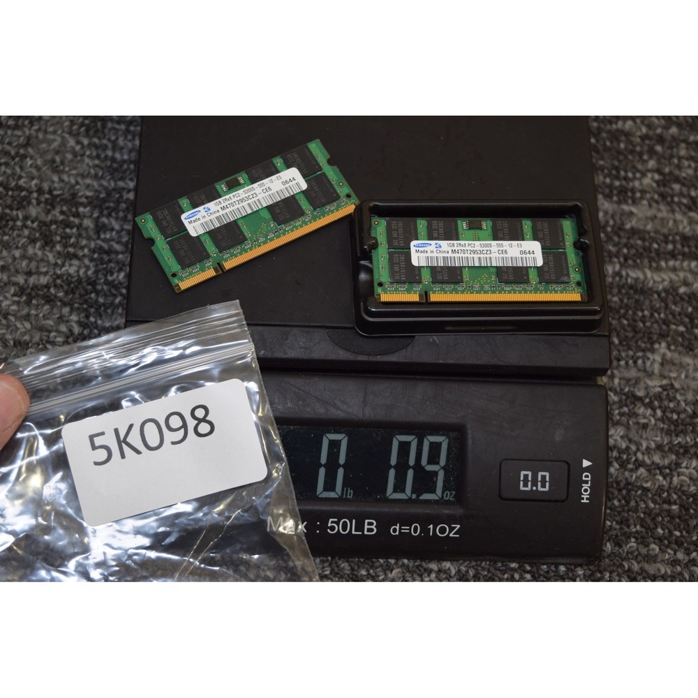 2 - Samsung M470T2953CZ3-CE6 1GB RAM